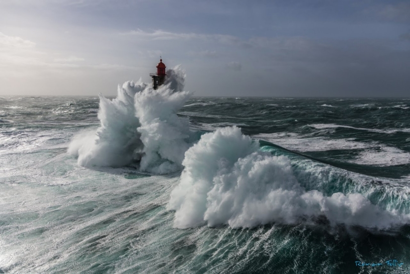 In the middle of the storm: did the lighthouse keeper from the legendary photograph survive? In the middle of the storm: did the lighthouse keeper from the legendary photograph survive?