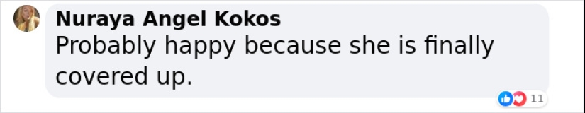 “Increíble, ella está sonriendo”: Bianca Censori se pone impermeable pero poco más con su esposo Kanye “Increíble, ella está sonriendo”: Bianca Censori se pone impermeable pero poco más con su esposo Kanye