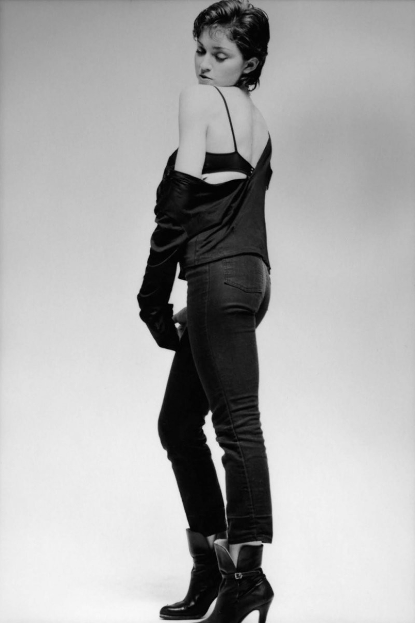 Joven y todavía desconocido Madonna con fotografías de Michael McDonnell Joven y todavía desconocido Madonna con fotografías de Michael McDonnell