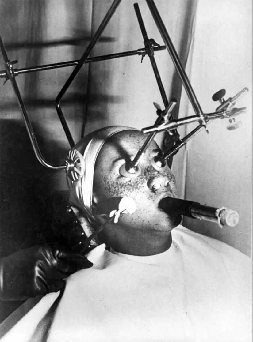 La belleza requiere sacrificio y aquí hay 30 fotos vintage que lo demuestran La belleza requiere sacrificio y aquí hay 30 fotos vintage que lo demuestran