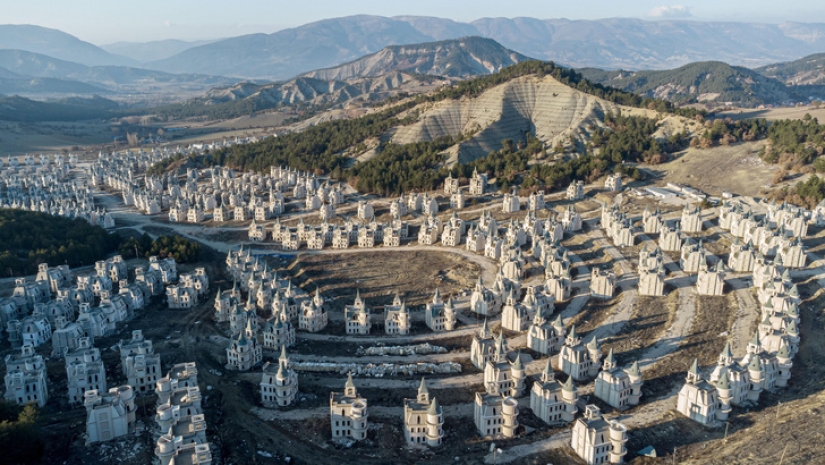 La ciudad de los castillos fantasma Burj Al Babas La ciudad de los castillos fantasma Burj Al Babas