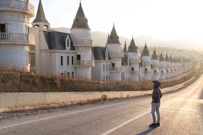 La ciudad de los castillos fantasma Burj Al Babas La ciudad de los castillos fantasma Burj Al Babas