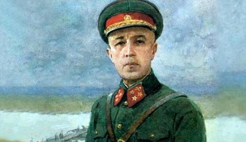 La historia de la vida y de la muerte del General Karbysheva, que los Nazis se había convertido en un bloque de hielo La historia de la vida y de la muerte del General Karbysheva, que los Nazis se había convertido en un bloque de hielo