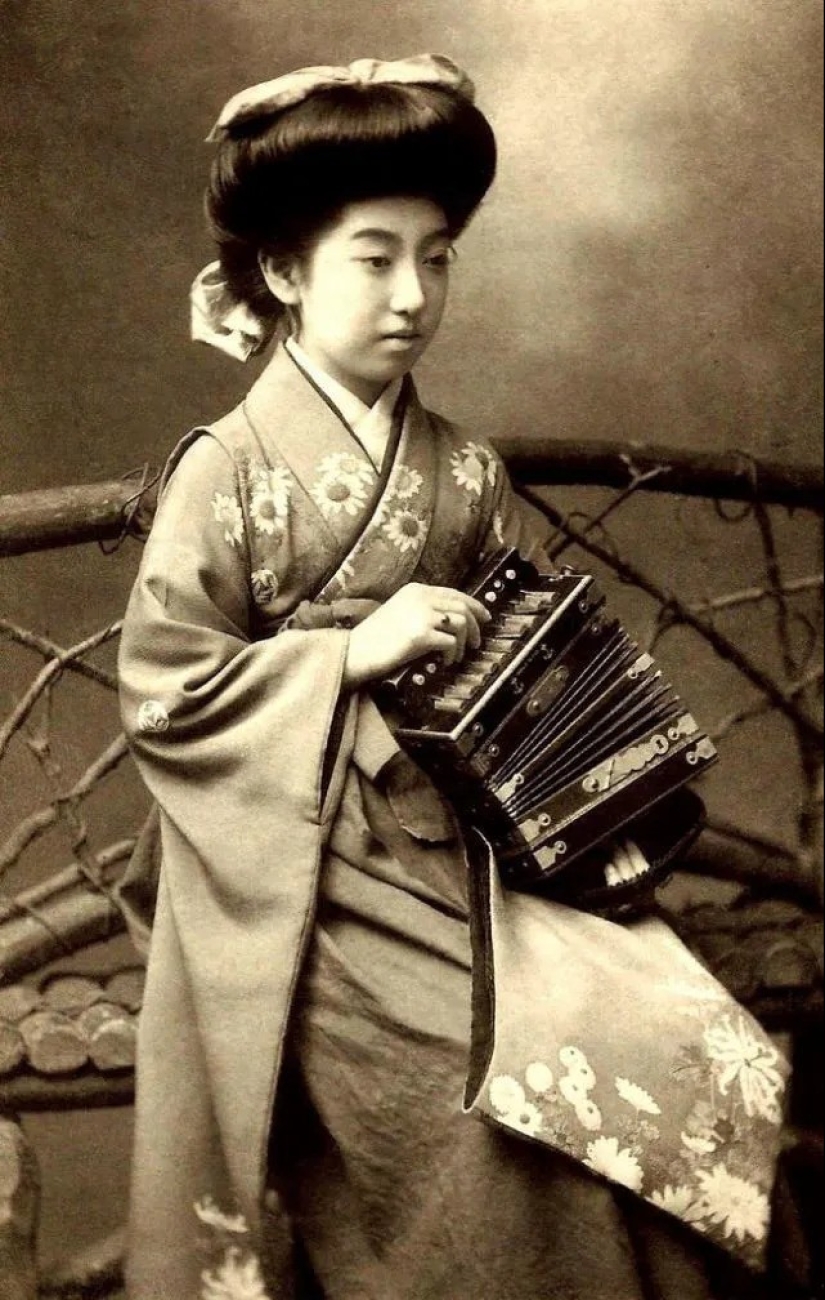 La historia de vida y hermosas fotos de la geisha de nueve dedos Tise Takaoka