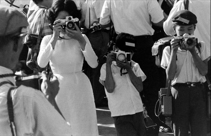 La historia del fotoperiodista más joven de Vietnam, Lo Man Hung, de 12 años