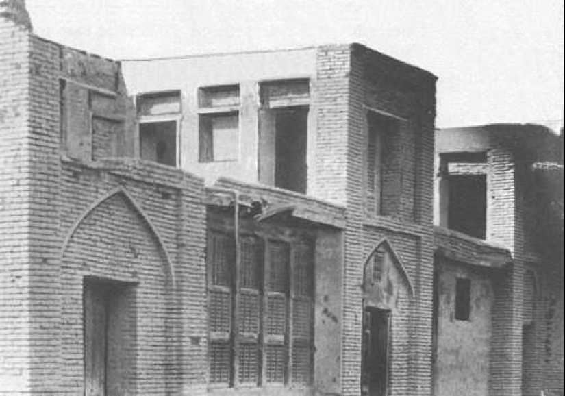 La vida y la muerte de los Iraníes feministas de Kurrat Ul-Ain, que tenía un raro don de la persuasión La vida y la muerte de los Iraníes feministas de Kurrat Ul-Ain, que tenía un raro don de la persuasión