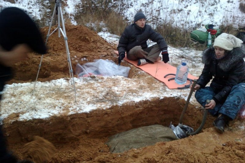 Lifetime burial: why do people volunteer yourself buried