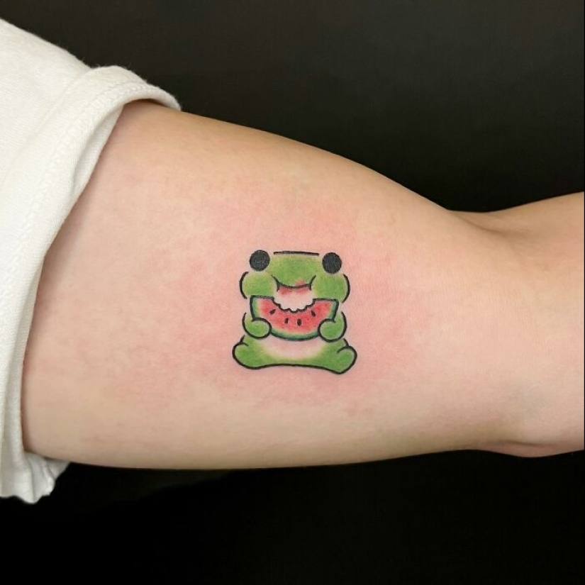 Lindo arte del tatuaje por boya Lindo arte del tatuaje por boya