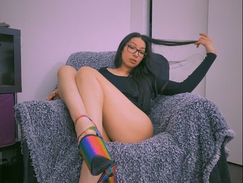 Look into my eyes! 22 photos of girls who, well, sooo go glasses Look into my eyes! 22 photos of girls who, well, sooo go glasses