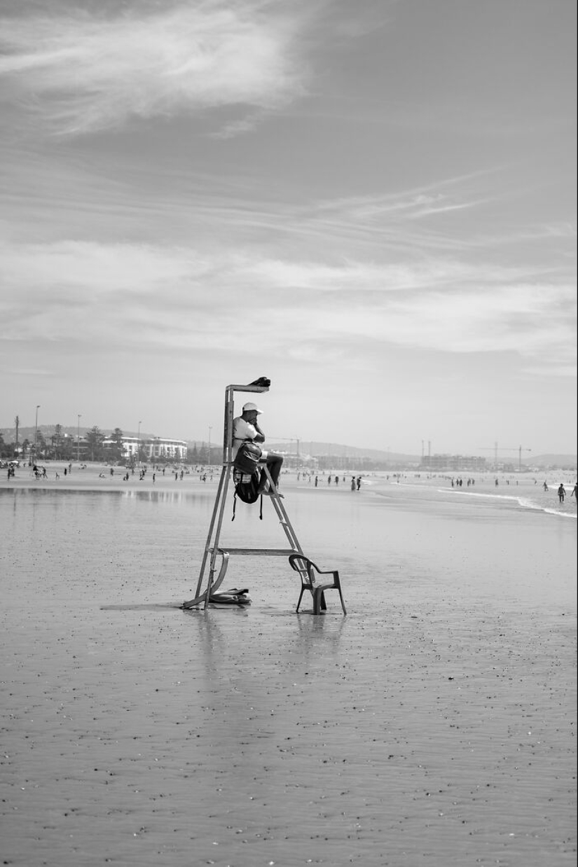 “Looky Looky”: 12 Photos I Took Of Things On The Beach That Fascinated Me