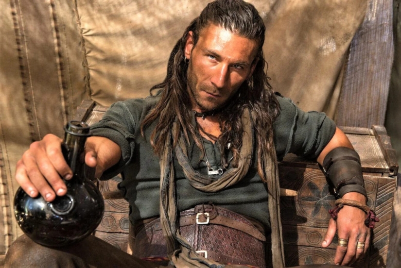 Los piratas llevaban un pendiente en la oreja, no por belleza en absoluto