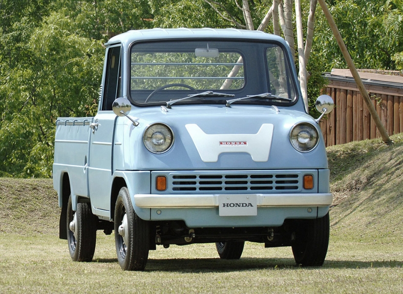 Los primeros coches de la historia de las grandes marcas