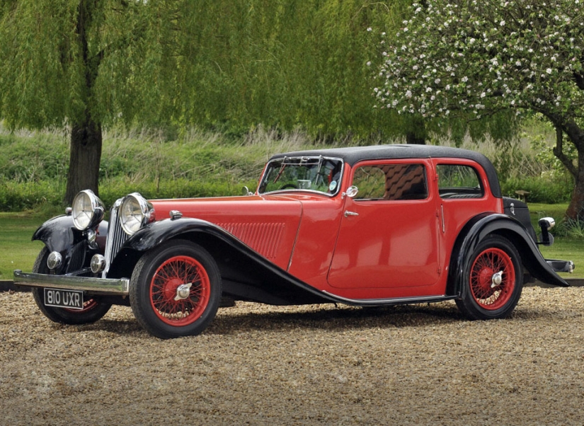 Los primeros coches de la historia de las grandes marcas