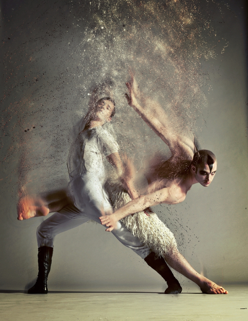 Lose yourself in the movement: Dancers in the lens of Pistol Whish Lose yourself in the movement: Dancers in the lens of Pistol Whish