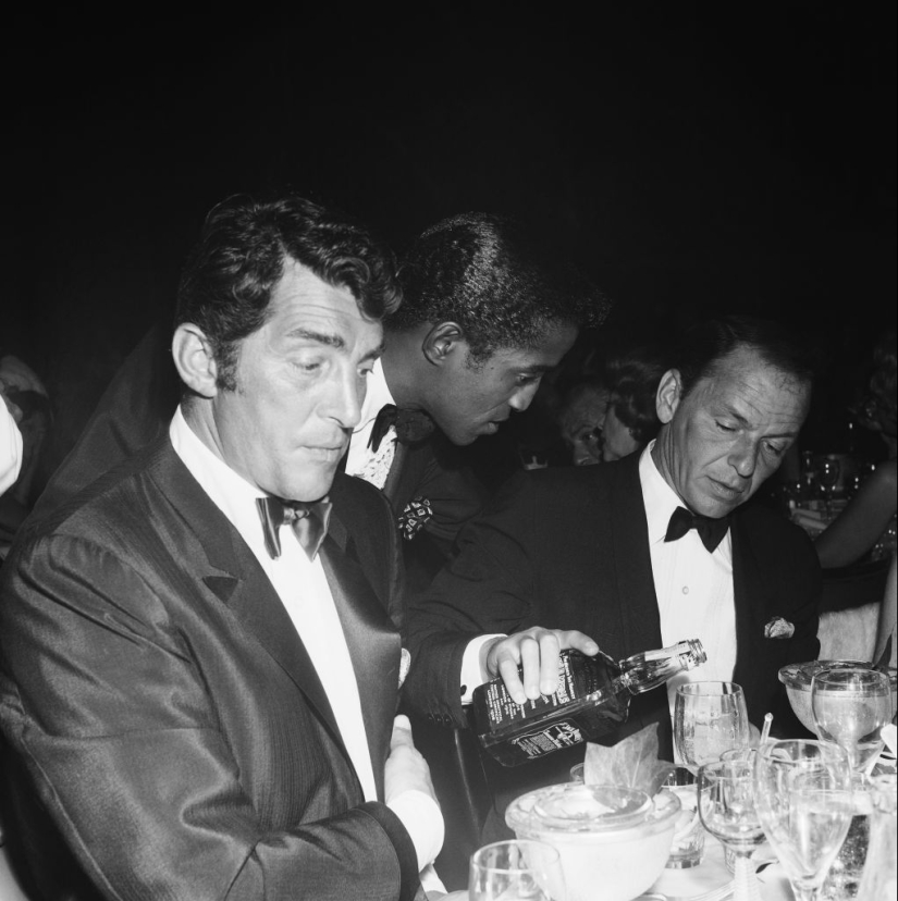 Marilyn Monroe, Frank Sinatra, Clint Eastwood y otras estrellas del siglo XX en la lente de Earl Leaf