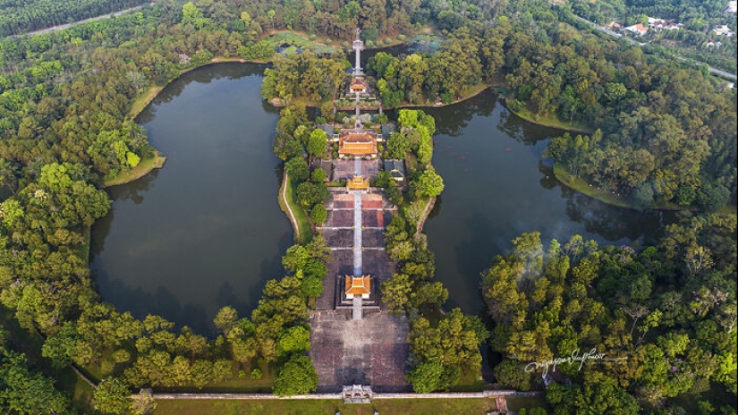 Mis fotografías aéreas que muestran tumbas en Vietnam de la época de la dinastía Nguyen Mis fotografías aéreas que muestran tumbas en Vietnam de la época de la dinastía Nguyen