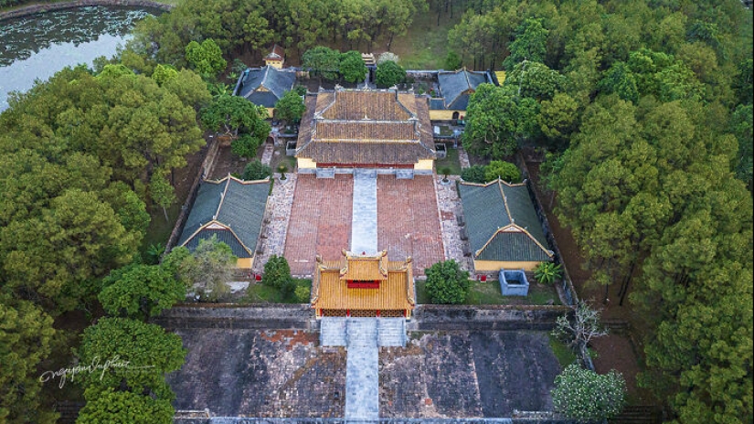 Mis fotografías aéreas que muestran tumbas en Vietnam de la época de la dinastía Nguyen Mis fotografías aéreas que muestran tumbas en Vietnam de la época de la dinastía Nguyen