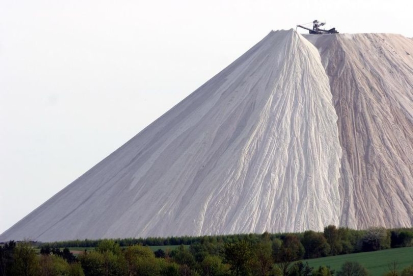 Monte Monte Cali: ¿un gigantesco depósito de sal o un sitio turístico único? Monte Monte Cali: ¿un gigantesco depósito de sal o un sitio turístico único?