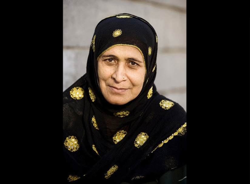 Máscaras tradicionales usadas por mujeres iraníes. Máscaras tradicionales usadas por mujeres iraníes.