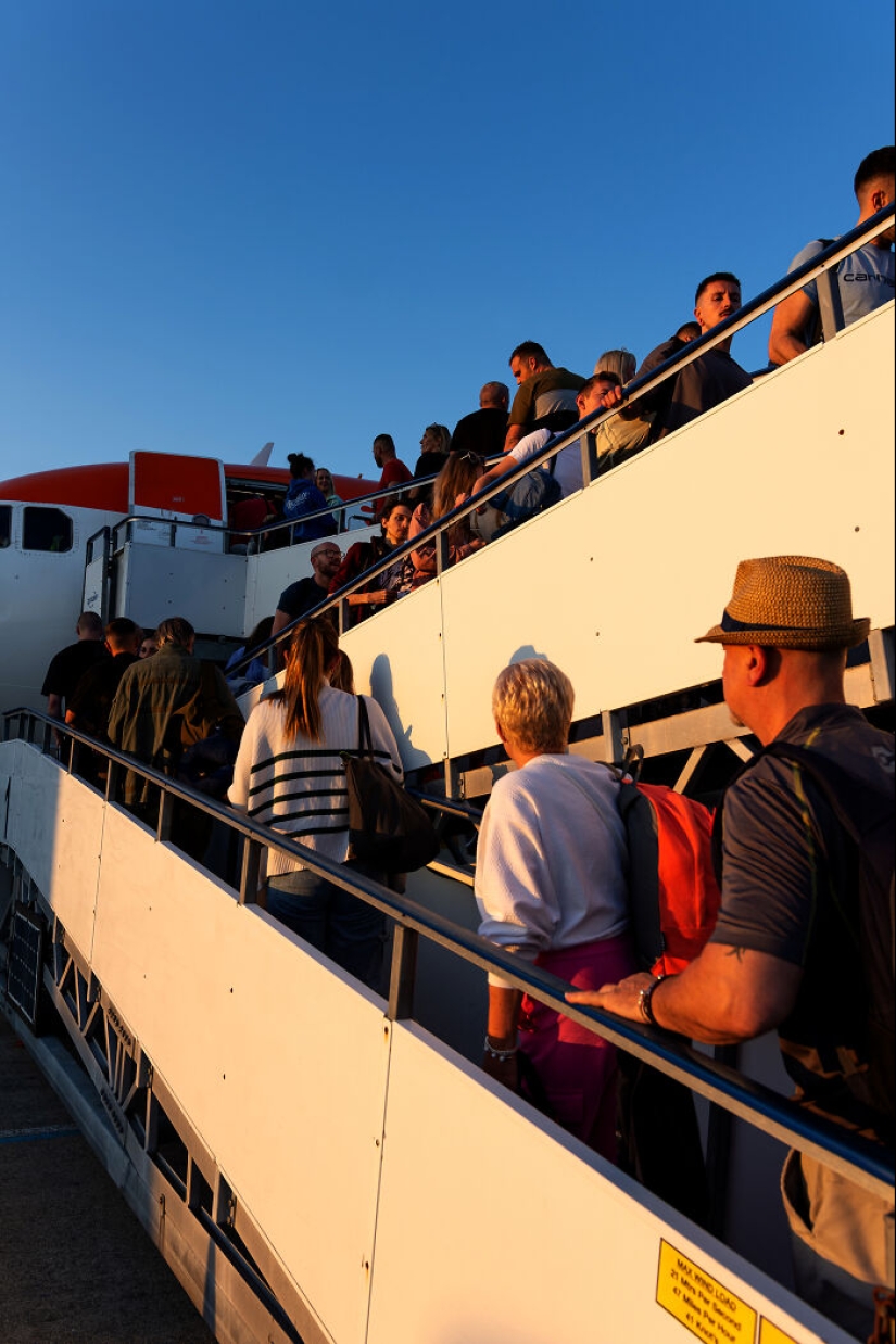 My 10 Photographs That Show The Reality Of Flying Economy