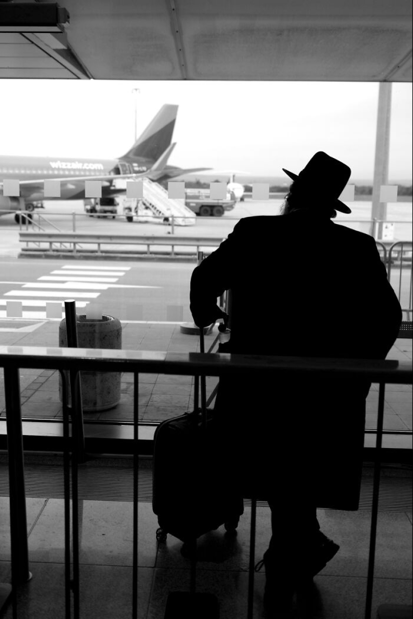 My 10 Photographs That Show The Reality Of Flying Economy