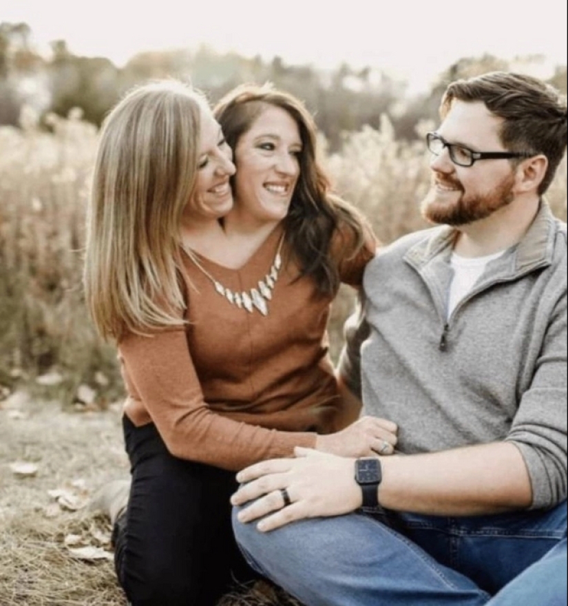 One of the sisters of the Siamese twins Hensel got married One of the sisters of the Siamese twins Hensel got married