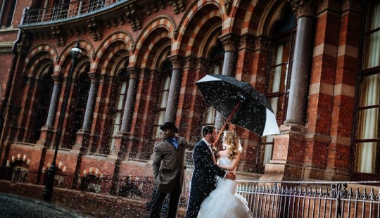 Our 11 Iconic Photos Of London Weddings