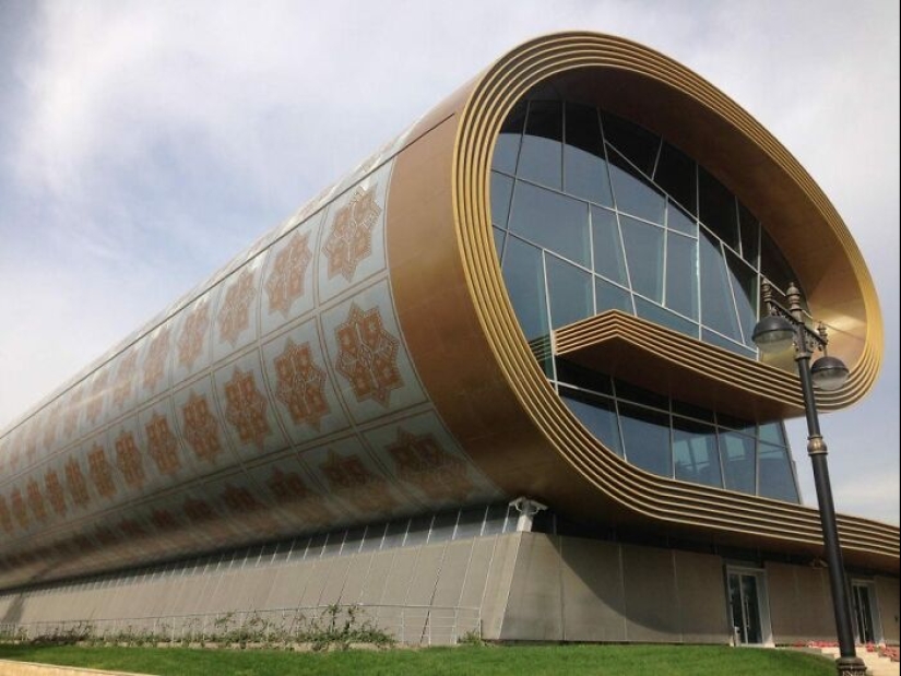 Out Of This World: 10 Times Architects Outdid Themselves With These Alien-Like Buildings