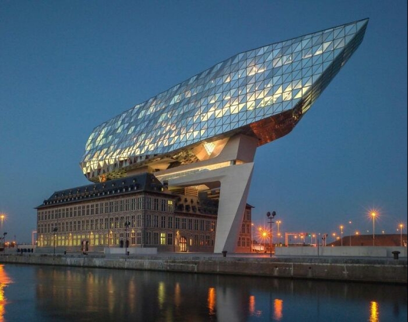 Out Of This World: 10 Times Architects Outdid Themselves With These Alien-Like Buildings