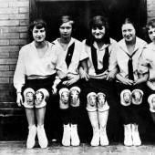 Painted knees — a forgotten fashion trend of the 1920s Painted knees — a forgotten fashion trend of the 1920s