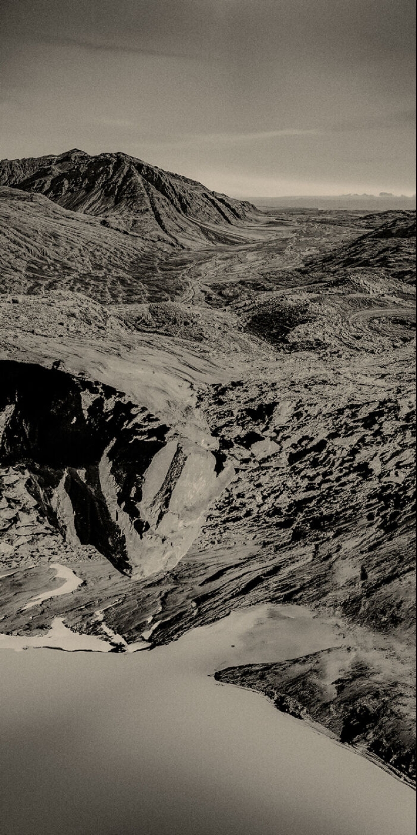 Paisajes oníricos de Islandia: un viaje fotográfico a través del tiempo y la memoria por Attila Ataner