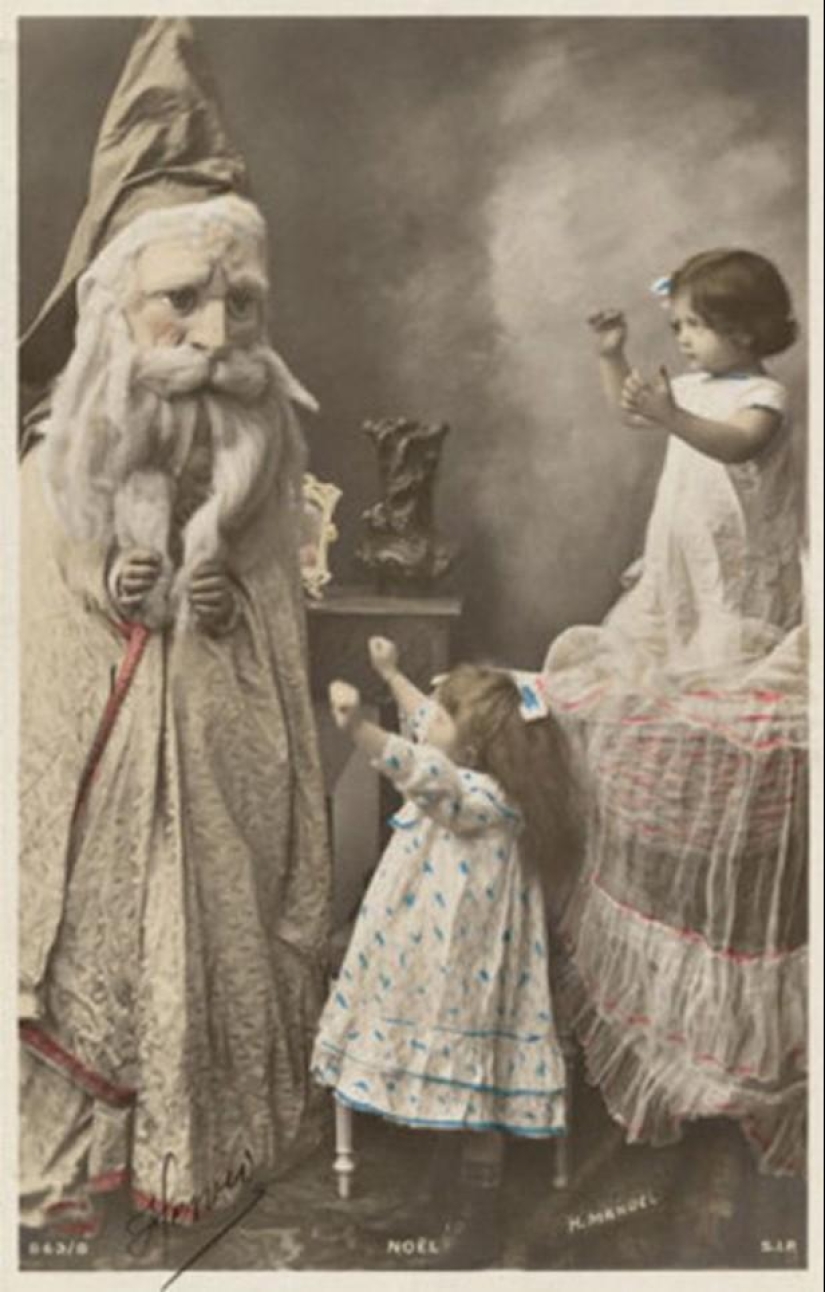 Papá Noel enojado y aterrador Papá Noel enojado y aterrador