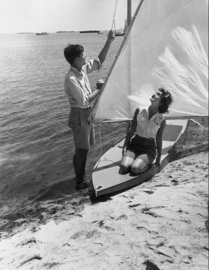 Pasado en fotos: las vacaciones de verano de los famosos