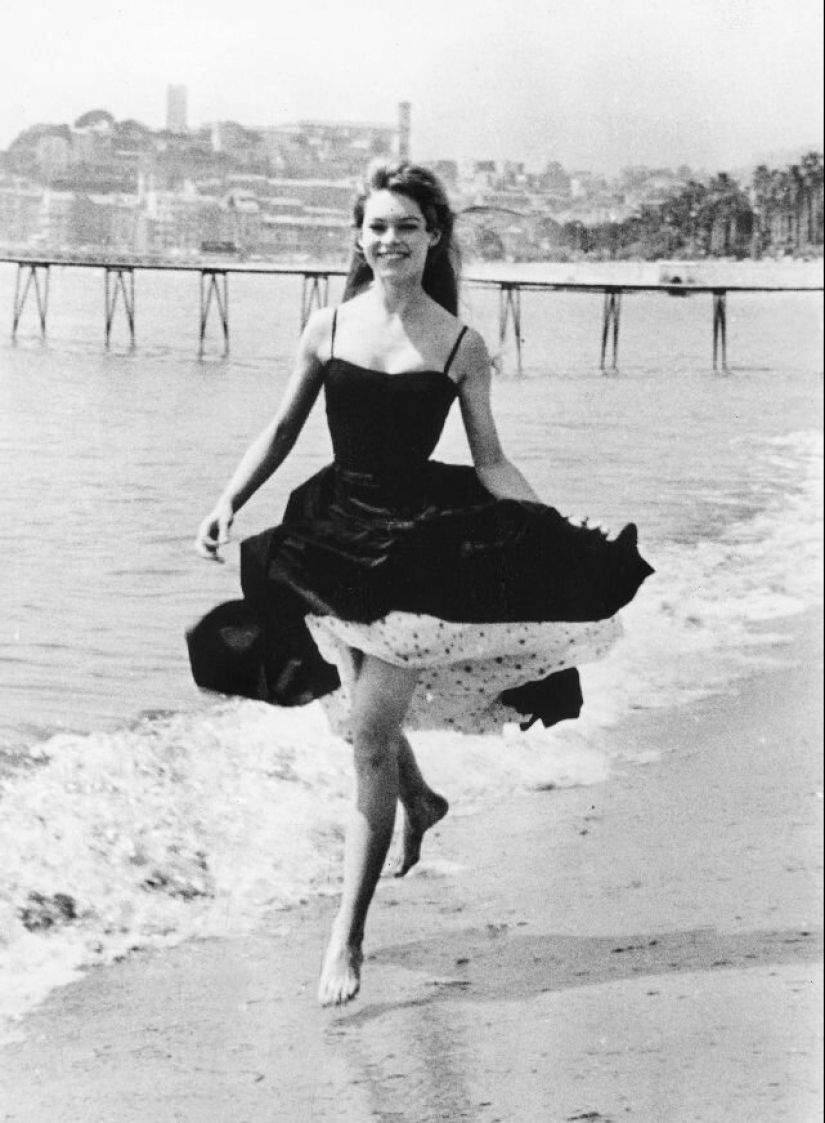 Pasado en fotos: las vacaciones de verano de los famosos