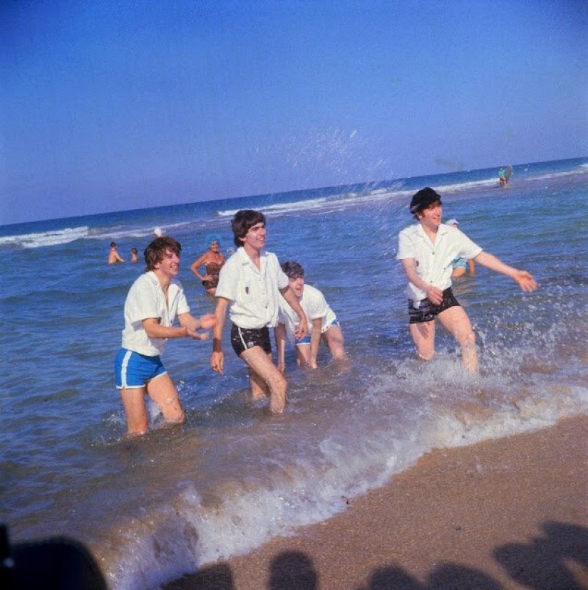 Pasado en fotos: las vacaciones de verano de los famosos