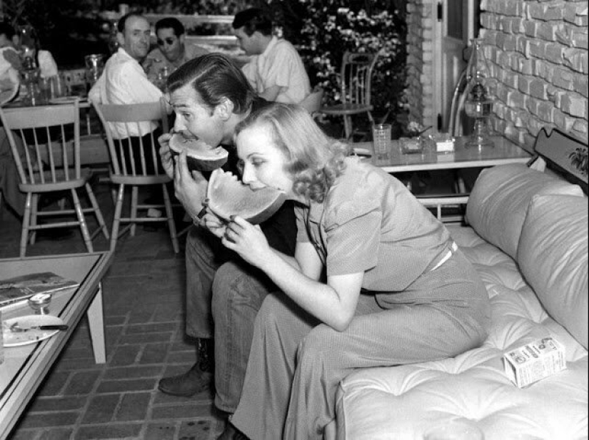 Pasado en fotos: las vacaciones de verano de los famosos