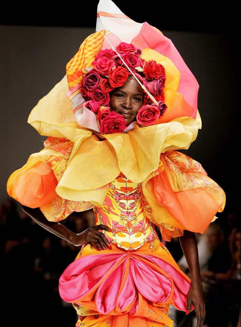 People Can’t Get Over These Bizarre Looks From London Fashion Week 2024