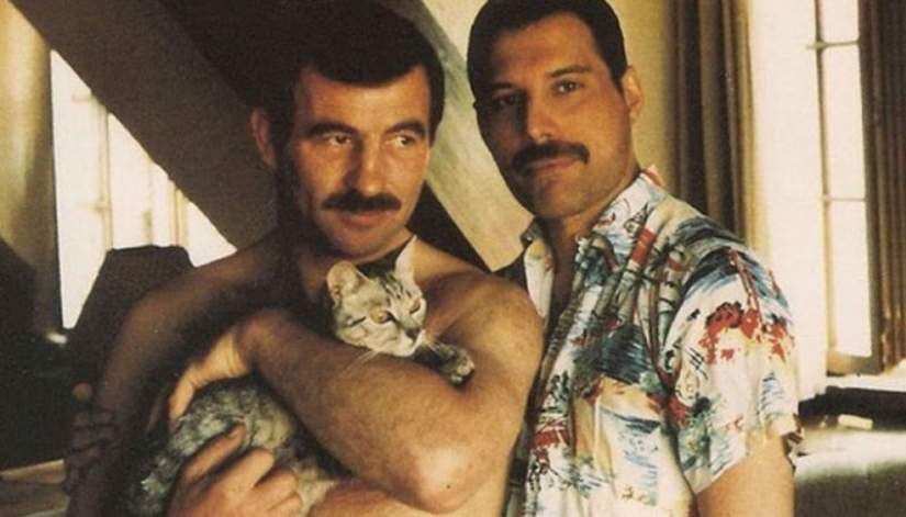 Personal photos of Freddie Mercury and his boyfriend of the 1980s Personal photos of Freddie Mercury and his boyfriend of the 1980s
