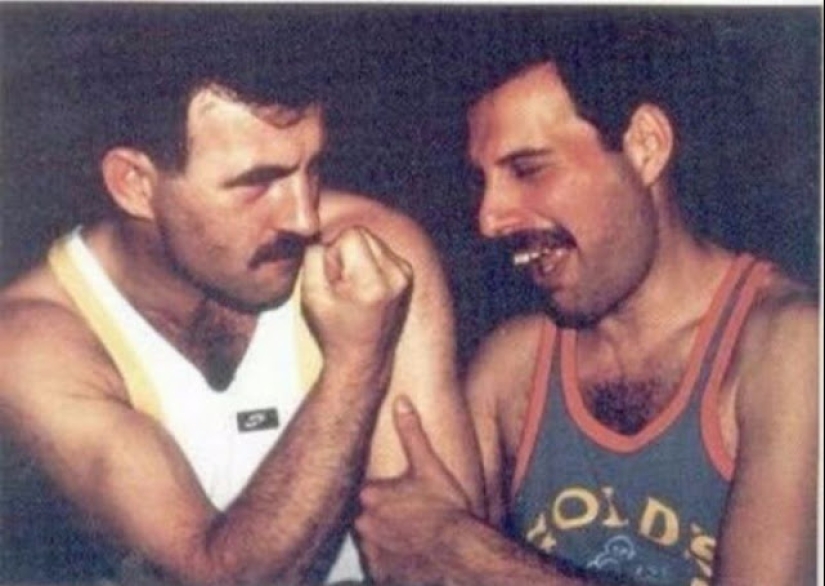 Personal photos of Freddie Mercury and his boyfriend of the 1980s Personal photos of Freddie Mercury and his boyfriend of the 1980s