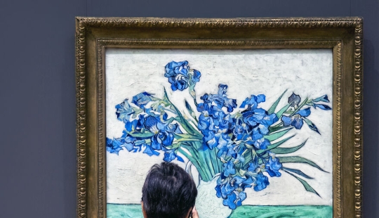 Perspectivas paralelas: tomé 12 fotografías en el museo para mostrar cómo la gente común imita el arte
