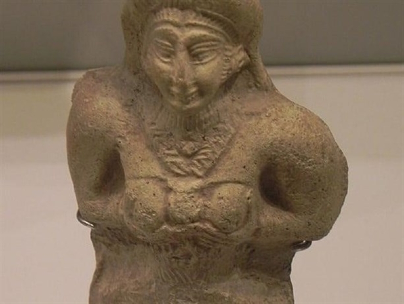 Prostitution in Mesopotamia - brothels at temples and a lot of beer for ladies and their clients Prostitution in Mesopotamia - brothels at temples and a lot of beer for ladies and their clients
