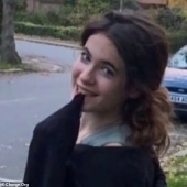 'Quédense a mi lado... Estoy respirando profundamente': la desgarradora nota de voz de WhatsApp que la trágica colegiala Mia Janin, de 14 años, envió a su amigo antes de quitarse la vida después de meses de acoso implacable 'Quédense a mi lado... Estoy respirando profundamente': la desgarradora nota de voz de WhatsApp que la trágica colegiala Mia Janin, de 14 años, envió a su amigo antes de quitarse la vida después de meses de acoso implacable