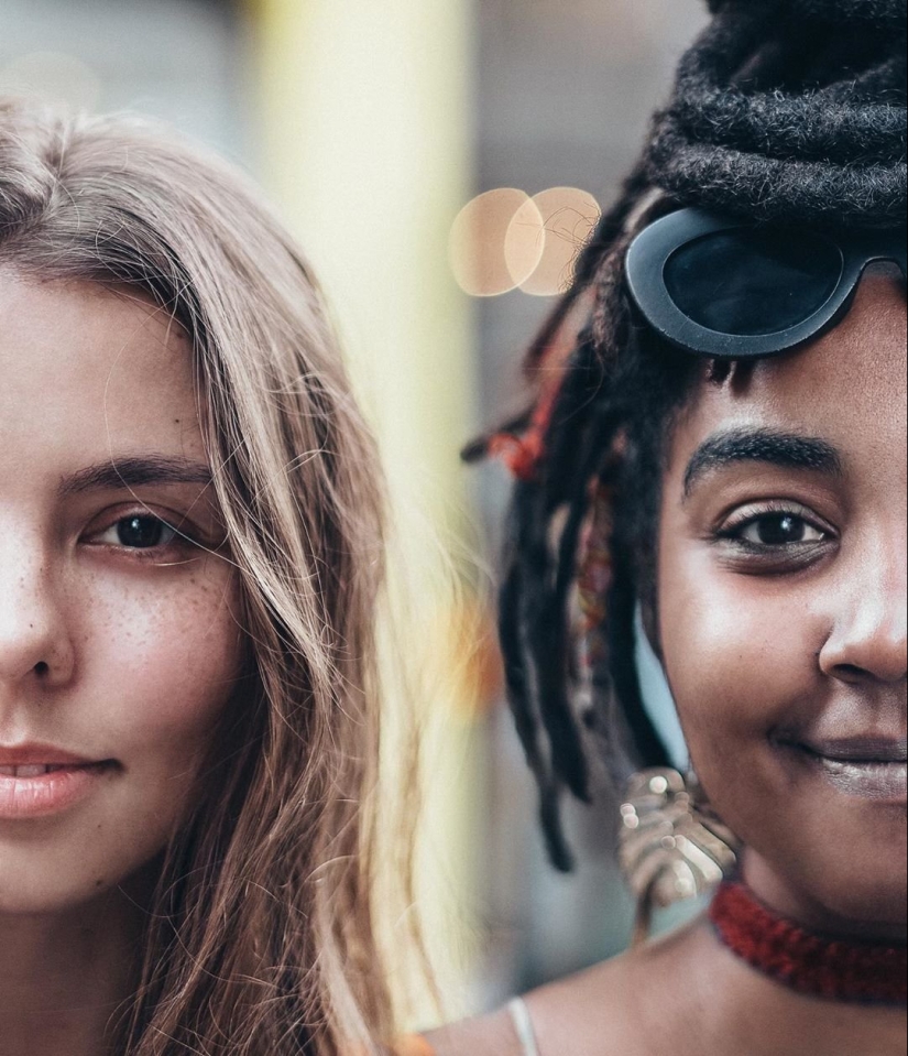 Russian woman demonstrates the beauty of girls from all over the world, making them a joint photo Russian woman demonstrates the beauty of girls from all over the world, making them a joint photo