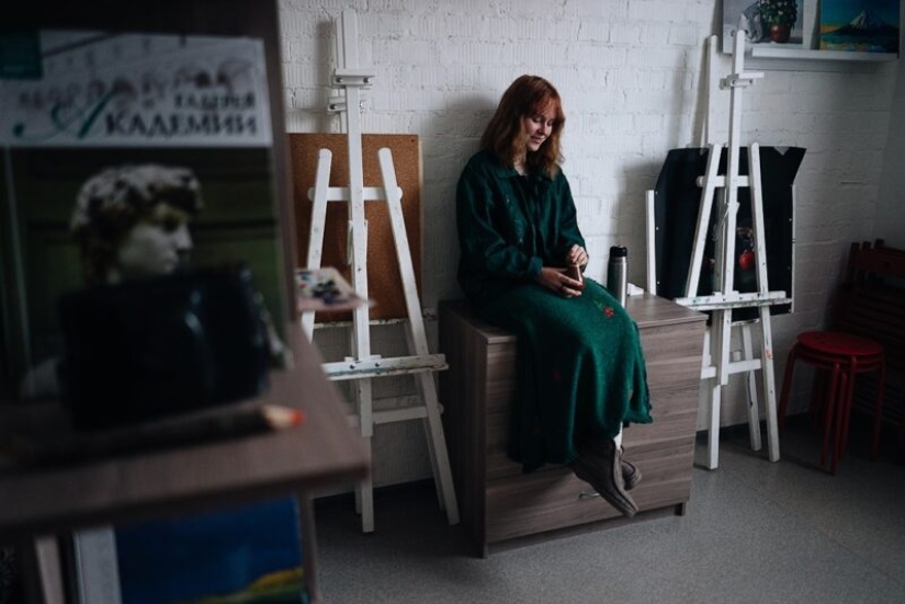 Simple human happiness in the paintings of Nastasia Chudakova Simple human happiness in the paintings of Nastasia Chudakova