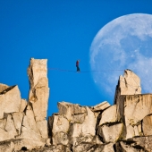 Slacklining: caminar sobre una cuerda suelta