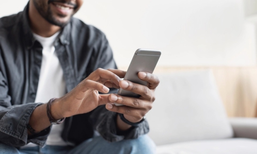 Smart Pinky: los usuarios de teléfonos inteligentes están experimentando cada vez más deformidad en los dedos Smart Pinky: los usuarios de teléfonos inteligentes están experimentando cada vez más deformidad en los dedos