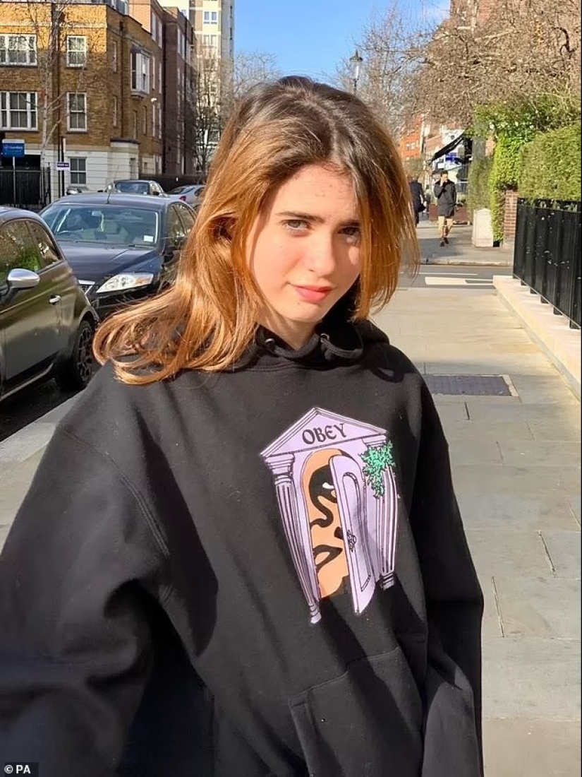 'Stand by me... I'm taking deep breaths in and out': The harrowing WhatsApp voice note tragic schoolgirl Mia Janin, 14, sent pal before taking own life after months of relentless bullying 'Stand by me... I'm taking deep breaths in and out': The harrowing WhatsApp voice note tragic schoolgirl Mia Janin, 14, sent pal before taking own life after months of relentless bullying