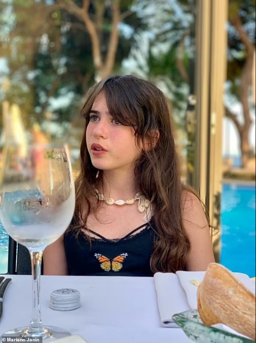 'Stand by me... I'm taking deep breaths in and out': The harrowing WhatsApp voice note tragic schoolgirl Mia Janin, 14, sent pal before taking own life after months of relentless bullying 'Stand by me... I'm taking deep breaths in and out': The harrowing WhatsApp voice note tragic schoolgirl Mia Janin, 14, sent pal before taking own life after months of relentless bullying