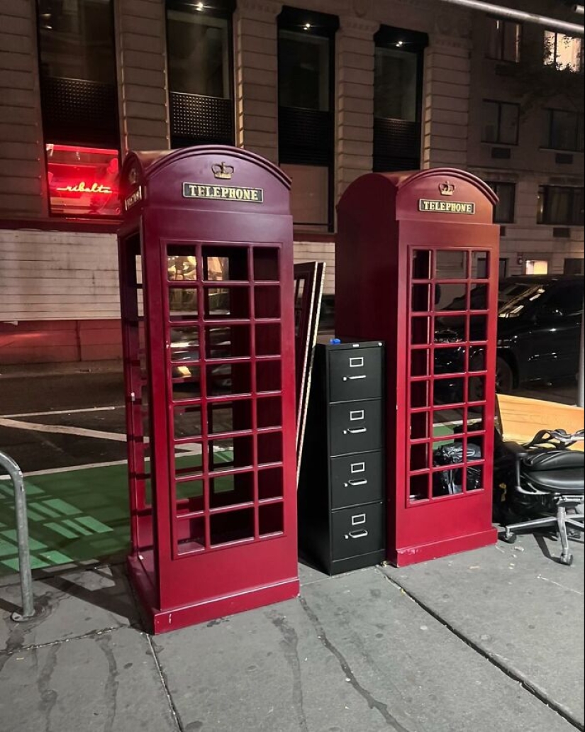 ‘Stooping NYC’: 10 Times People Left Treasures For Others To Find On The Curb
