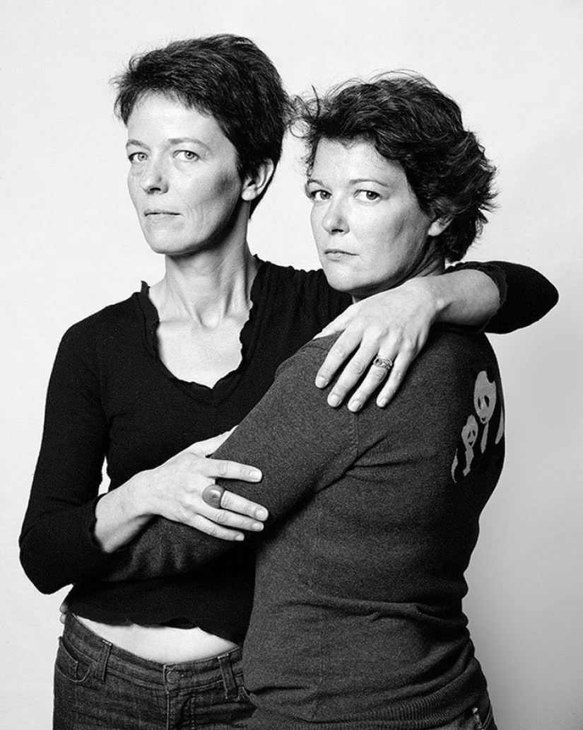 Strangers who look like twins Strangers who look like twins